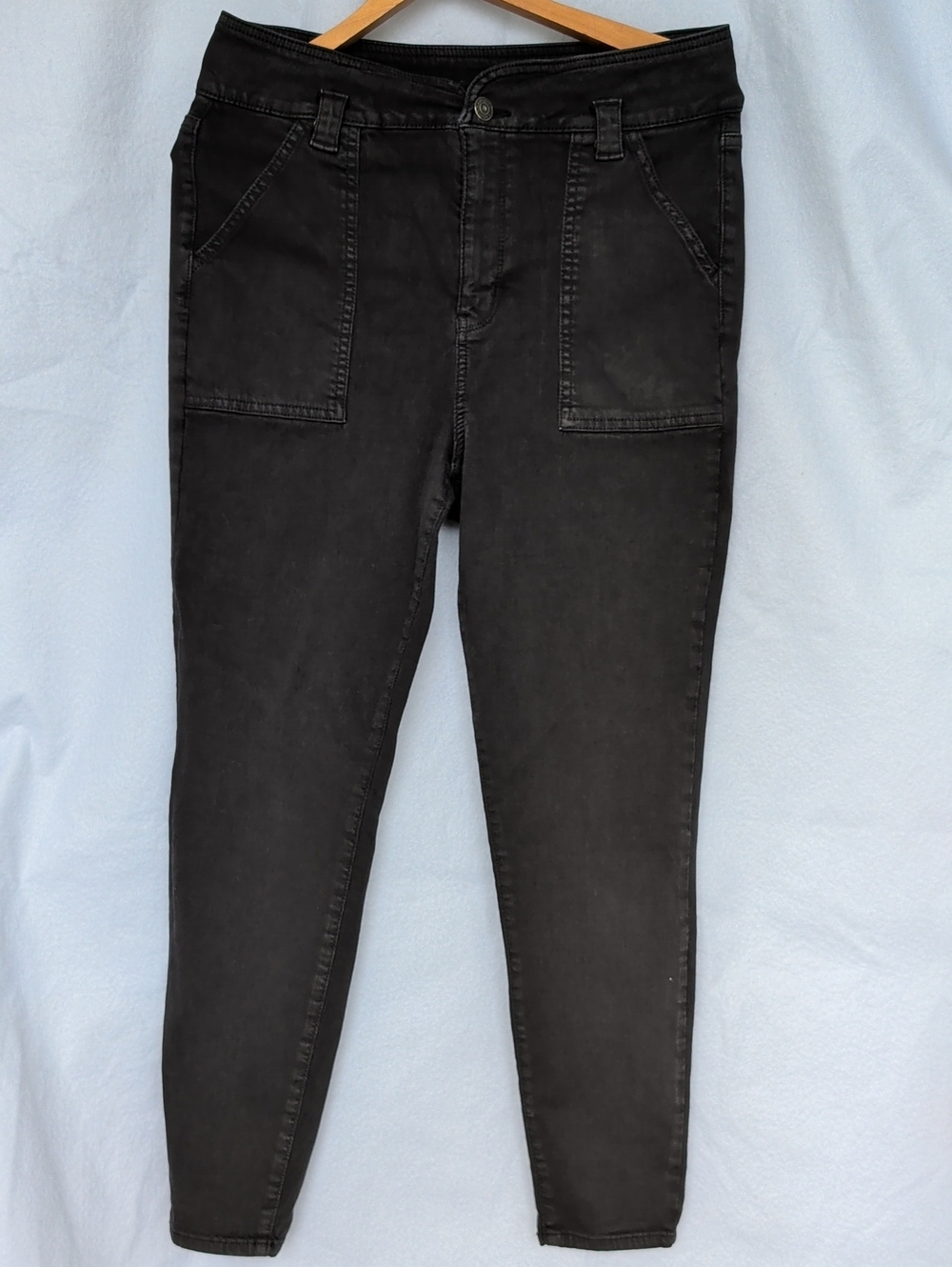 American Eagle Outfitters Black Skinny Next Level Stretch Utility Jeans size 10